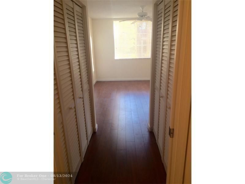 For Rent: $2,200 (2 beds, 2 baths, 1039 Square Feet)