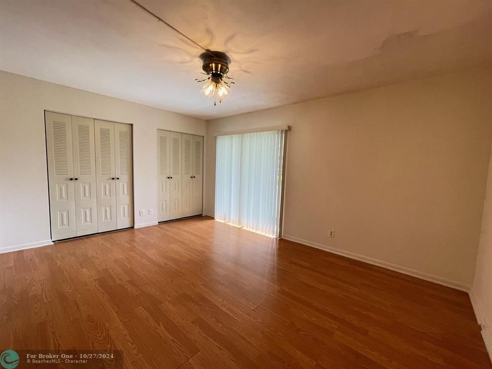 Recently Rented: $1,675 (1 beds, 1 baths, 811 Square Feet)