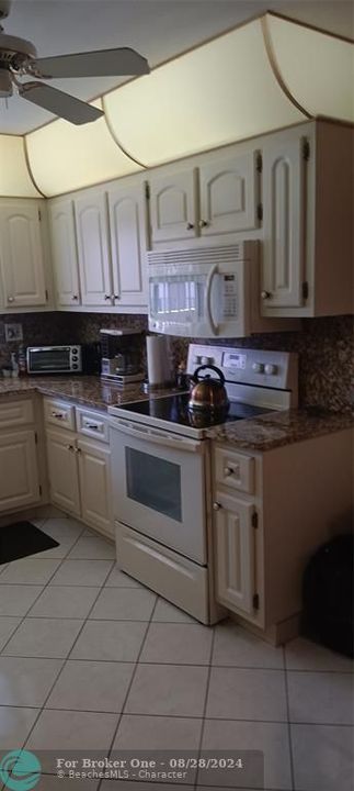 For Sale: $299,000 (2 beds, 2 baths, 1110 Square Feet)