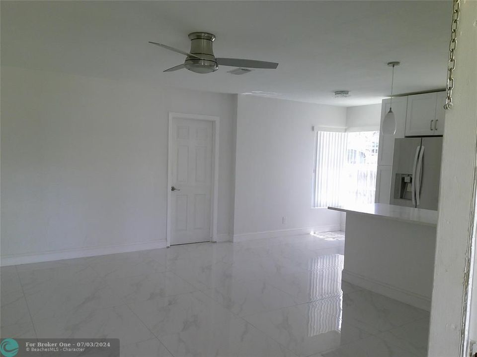 For Sale: $450,000 (3 beds, 1 baths, 1012 Square Feet)