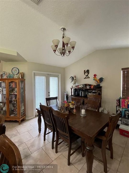 For Sale: $475,000 (4 beds, 2 baths, 1746 Square Feet)