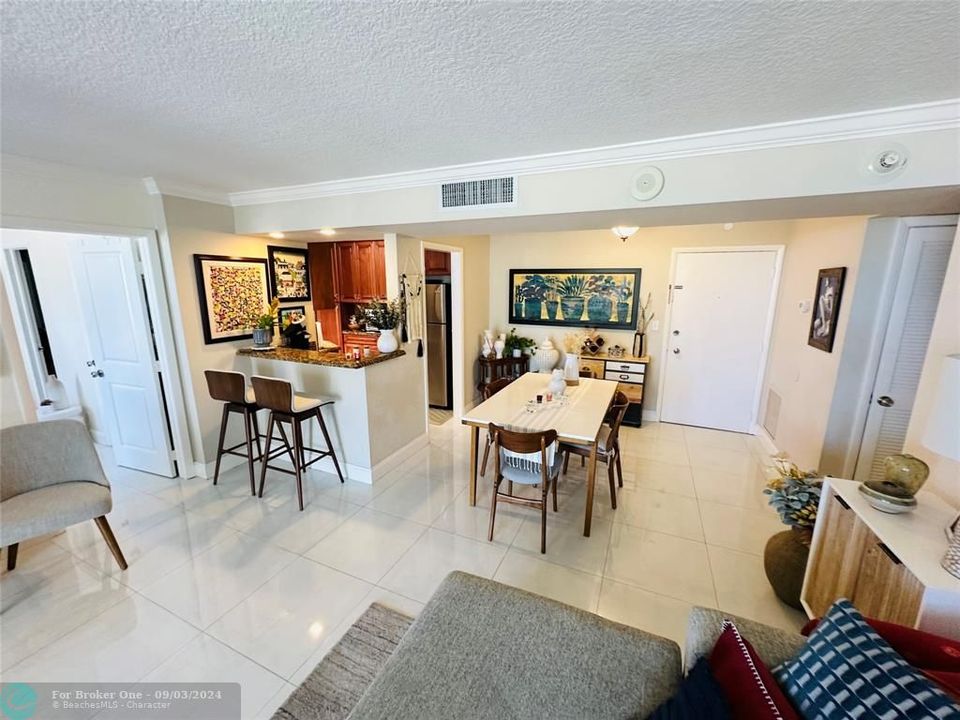 For Sale: $849,000 (2 beds, 2 baths, 1200 Square Feet)