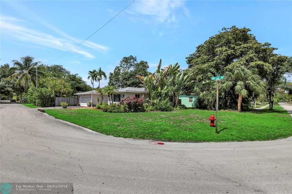 For Sale: $749,999 (3 beds, 2 baths, 1728 Square Feet)