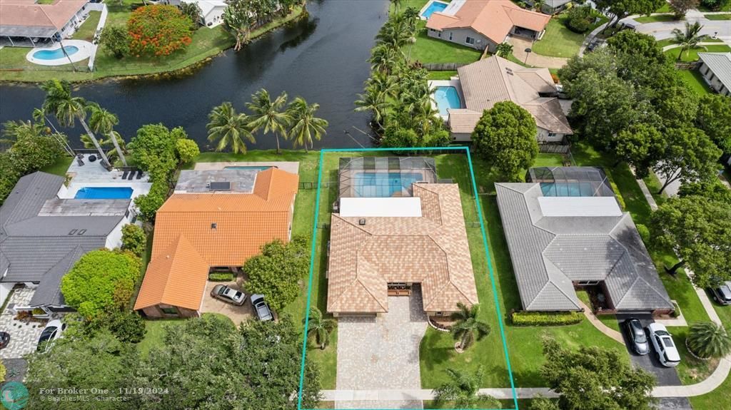 Recently Sold: $810,000 (4 beds, 2 baths, 2271 Square Feet)