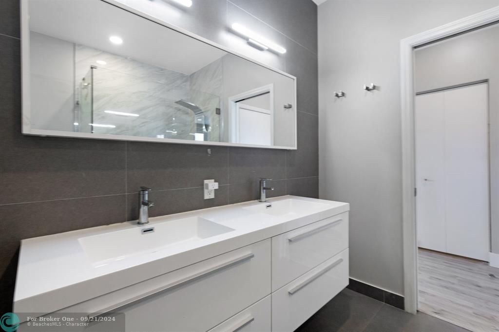 For Sale: $684,900 (3 beds, 2 baths, 2088 Square Feet)