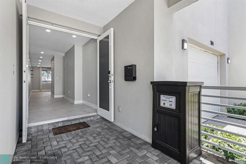 For Sale: $684,900 (3 beds, 2 baths, 2088 Square Feet)