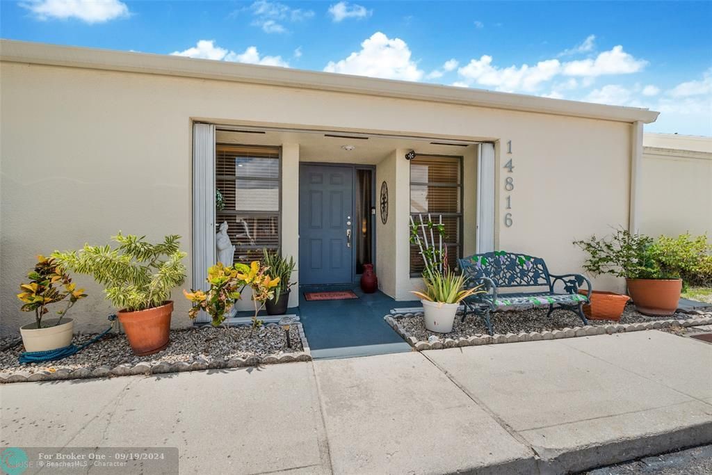 Active With Contract: $475,000 (3 beds, 2 baths, 1464 Square Feet)