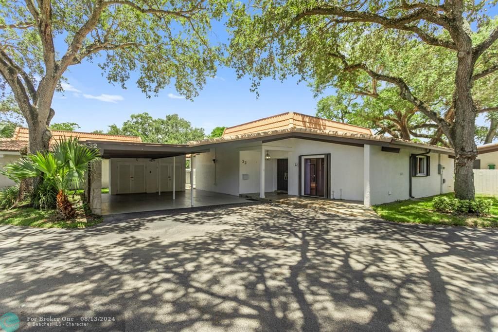 For Sale: $698,000 (2 beds, 2 baths, 3320 Square Feet)