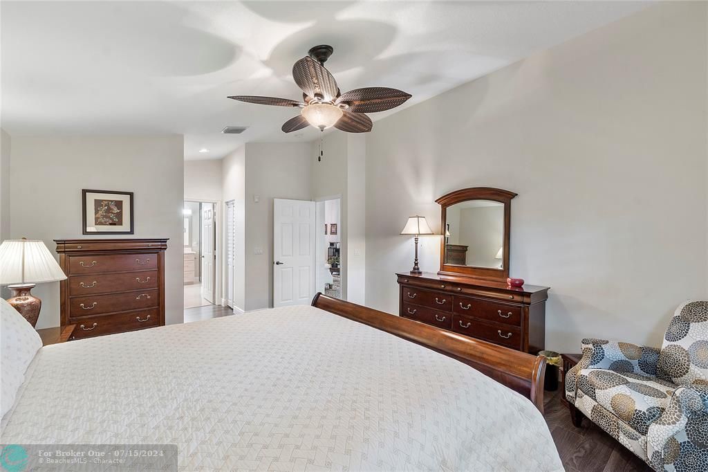 For Sale: $549,000 (2 beds, 2 baths, 1952 Square Feet)