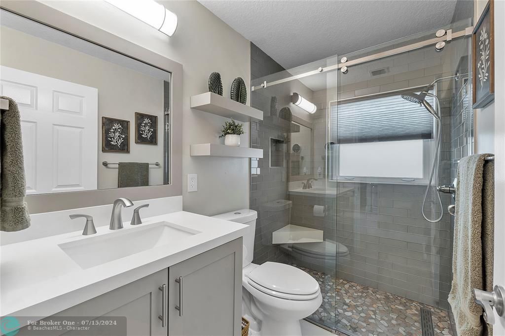 待售: $549,000 (2 贝兹, 2 浴室, 1952 平方英尺)