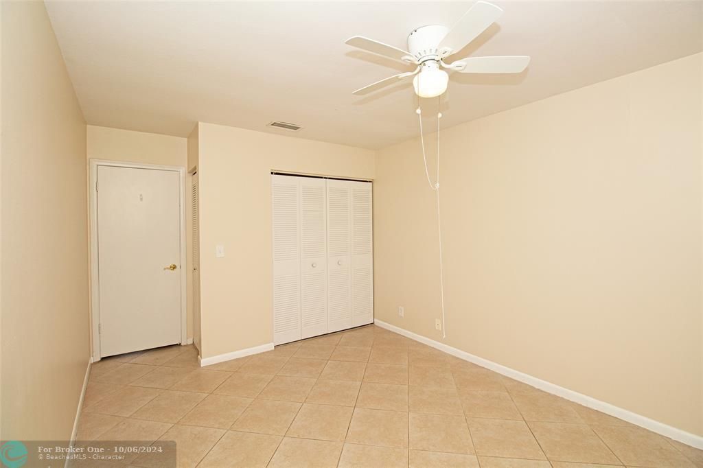 For Sale: $300,000 (2 beds, 2 baths, 1232 Square Feet)