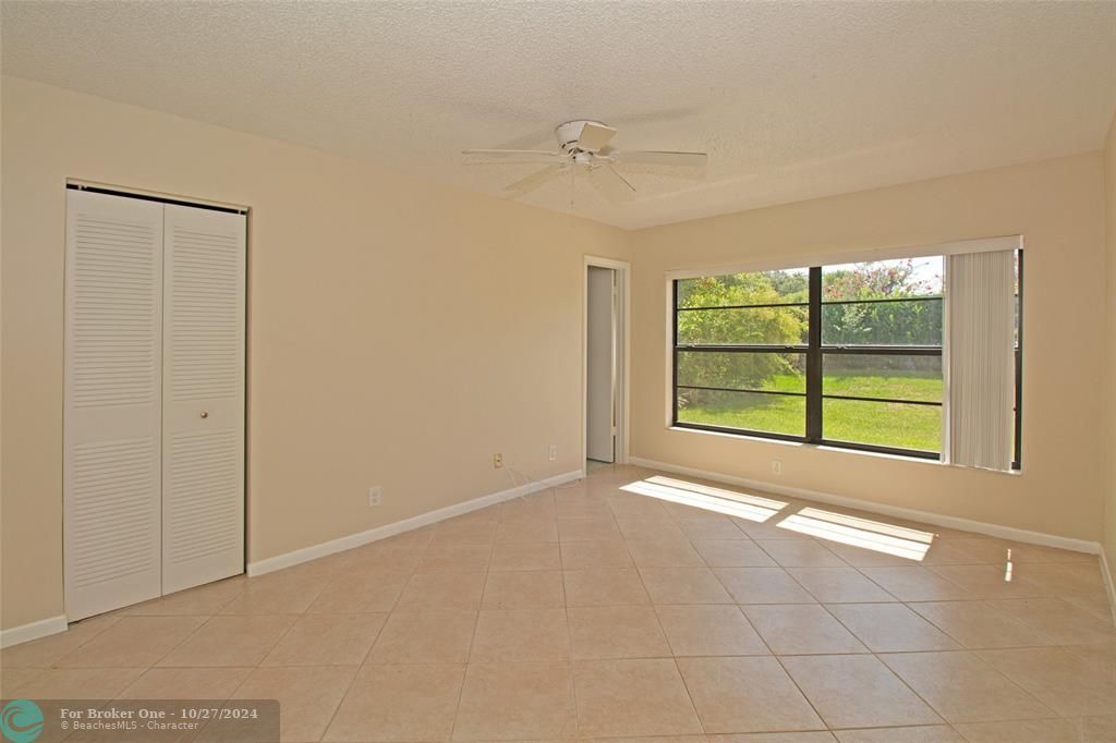 For Sale: $300,000 (2 beds, 2 baths, 1232 Square Feet)