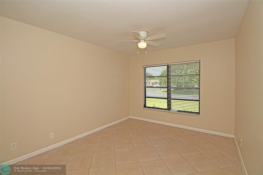 For Sale: $300,000 (2 beds, 2 baths, 1232 Square Feet)