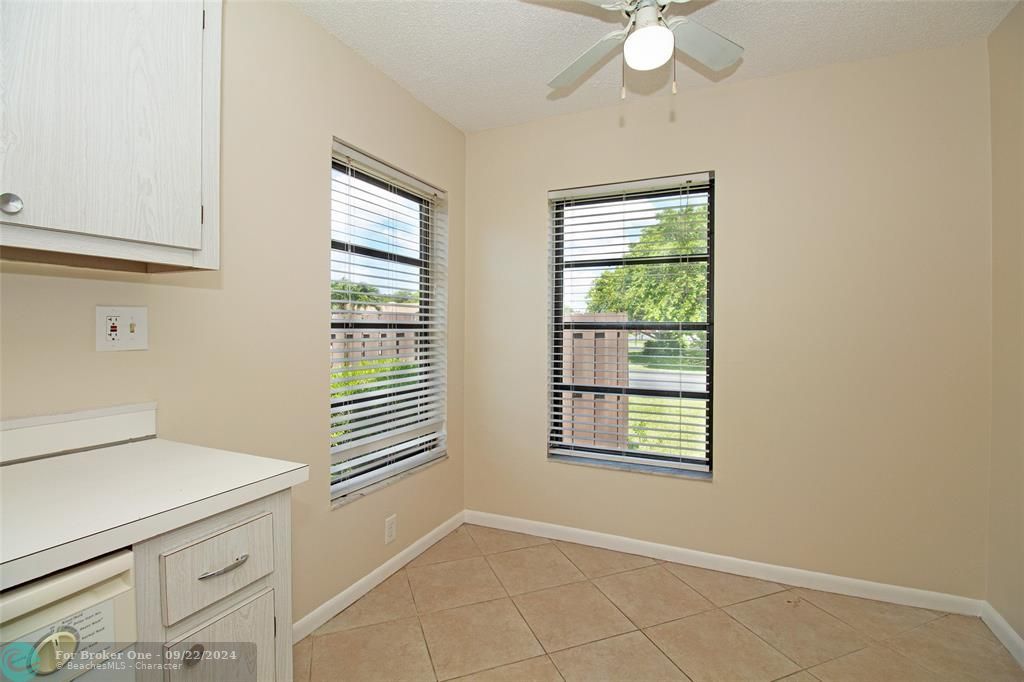 For Sale: $300,000 (2 beds, 2 baths, 1232 Square Feet)