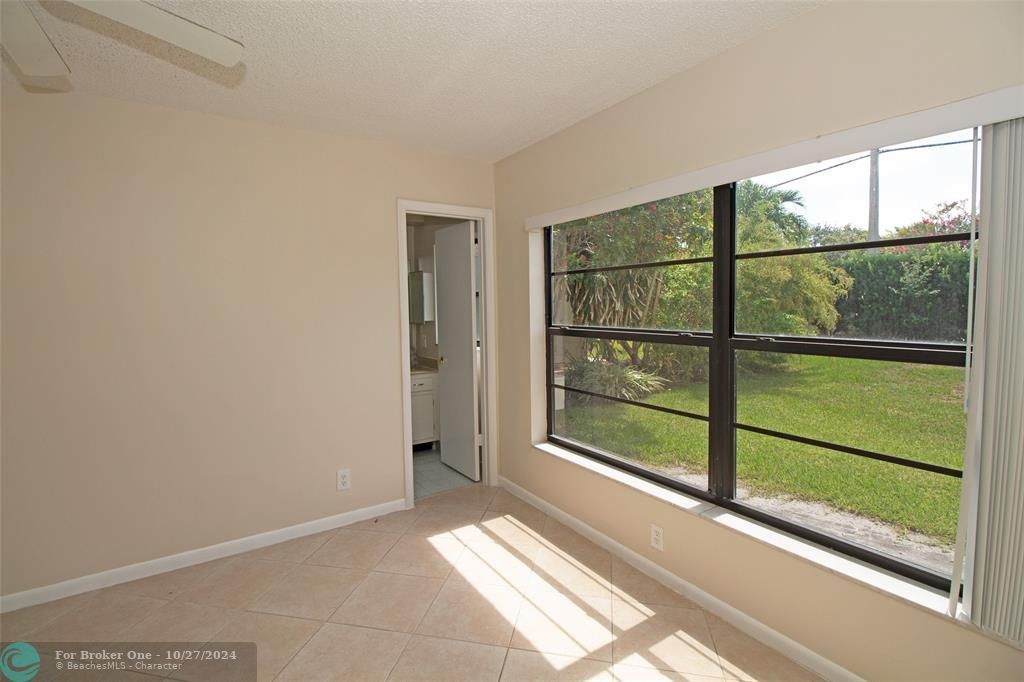 For Sale: $300,000 (2 beds, 2 baths, 1232 Square Feet)