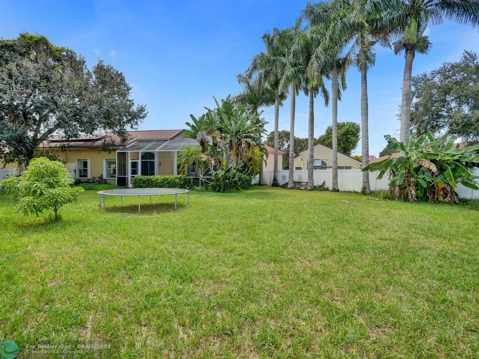 For Sale: $649,000 (3 beds, 2 baths, 1627 Square Feet)