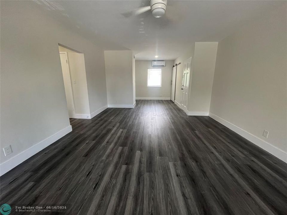 For Sale: $2,195 (2 beds, 1 baths, 11210 Square Feet)