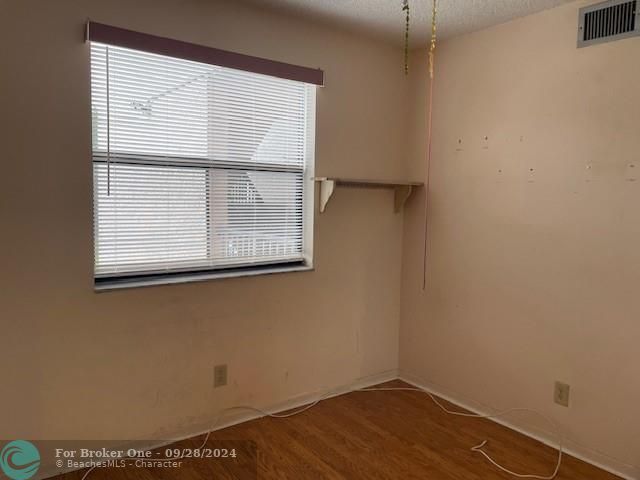 For Sale: $100,000 (2 beds, 2 baths, 810 Square Feet)