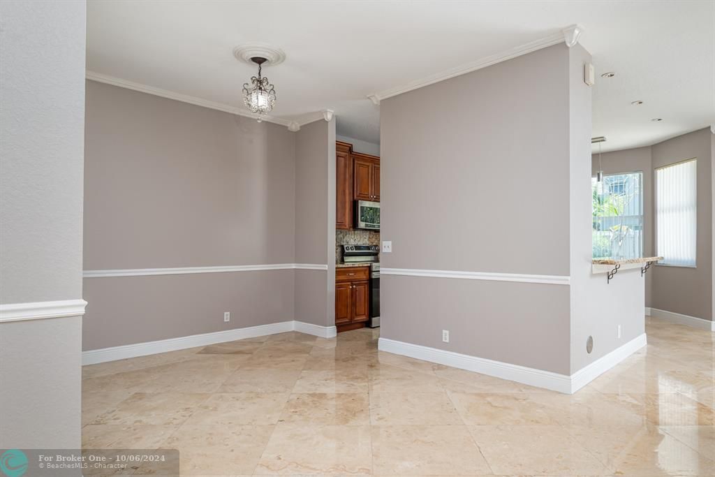 Active With Contract: $3,800 (3 beds, 2 baths, 1881 Square Feet)