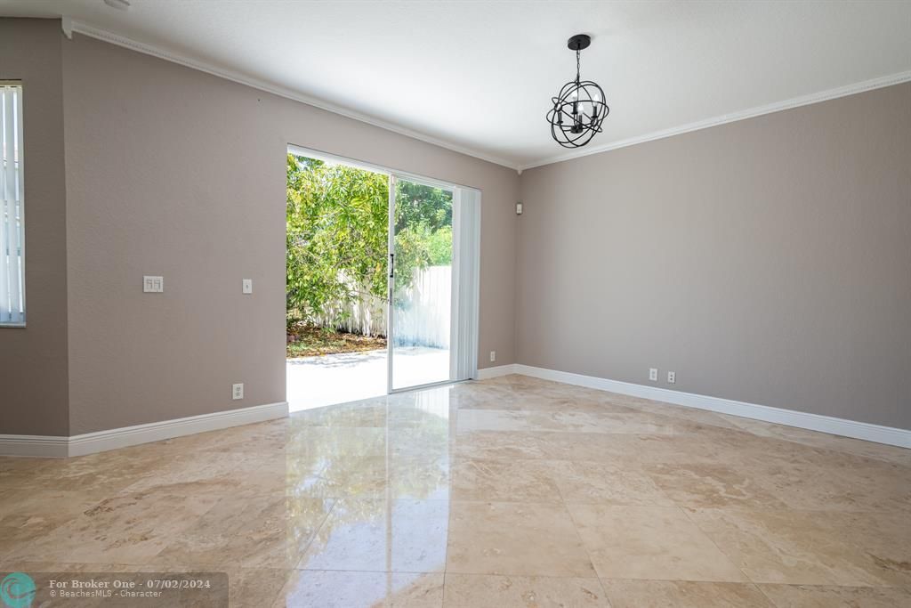 Active With Contract: $3,800 (3 beds, 2 baths, 1881 Square Feet)