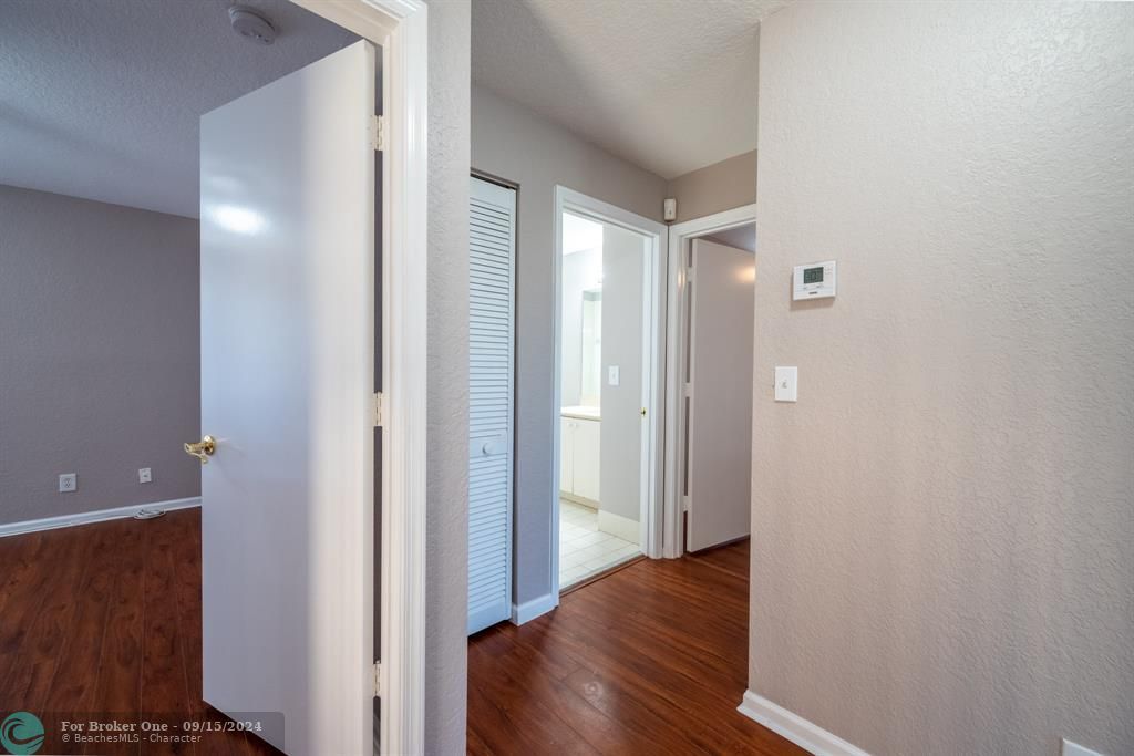 Active With Contract: $3,800 (3 beds, 2 baths, 1881 Square Feet)