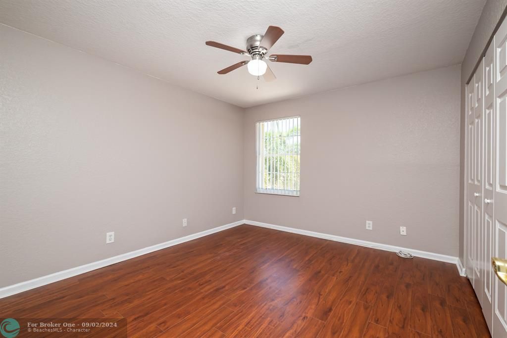 Active With Contract: $3,800 (3 beds, 2 baths, 1881 Square Feet)