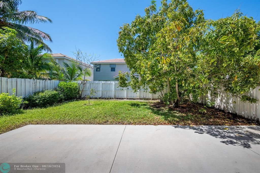 Active With Contract: $3,800 (3 beds, 2 baths, 1881 Square Feet)