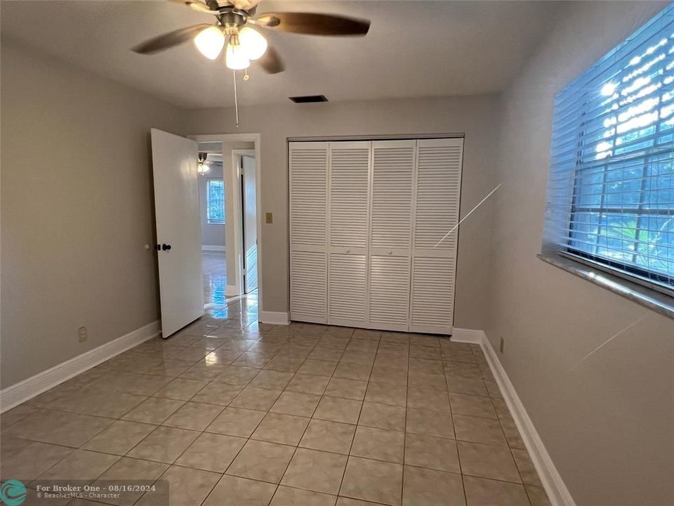 For Sale: $2,500 (3 beds, 2 baths, 1300 Square Feet)