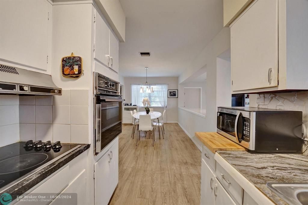 For Sale: $570,000 (2 beds, 1 baths, 1315 Square Feet)