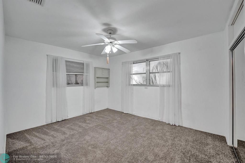 For Sale: $570,000 (2 beds, 1 baths, 1315 Square Feet)