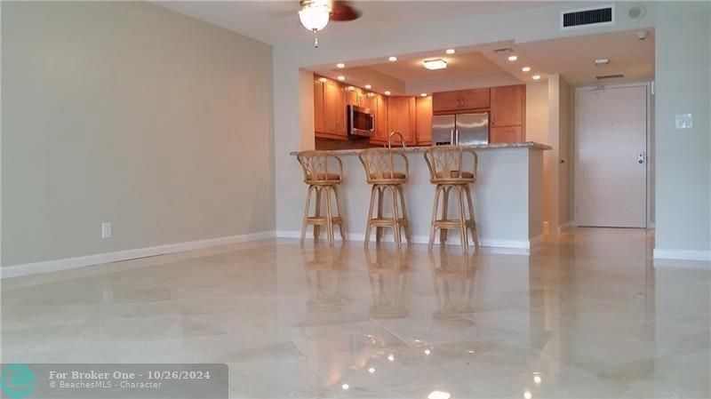 Recently Rented: $3,200 (1 beds, 1 baths, 1088 Square Feet)