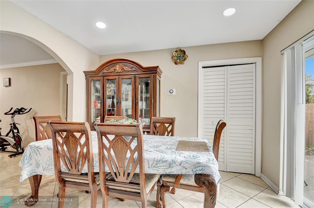 For Sale: $449,000 (3 beds, 2 baths, 1456 Square Feet)