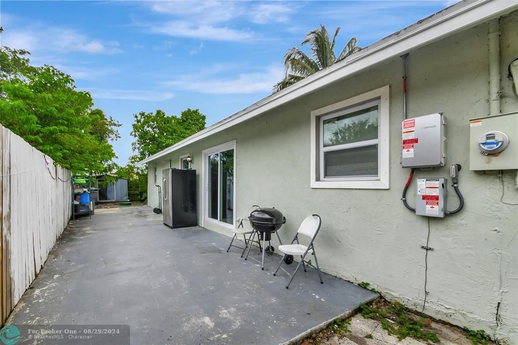 For Sale: $449,000 (3 beds, 2 baths, 1456 Square Feet)