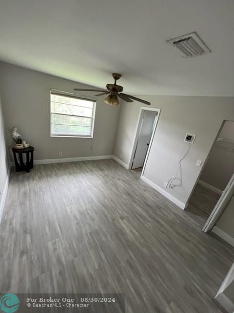 For Rent: $2,500 (3 beds, 2 baths, 1079 Square Feet)