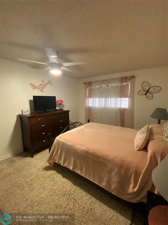 For Rent: $2,500 (2 beds, 2 baths, 883 Square Feet)