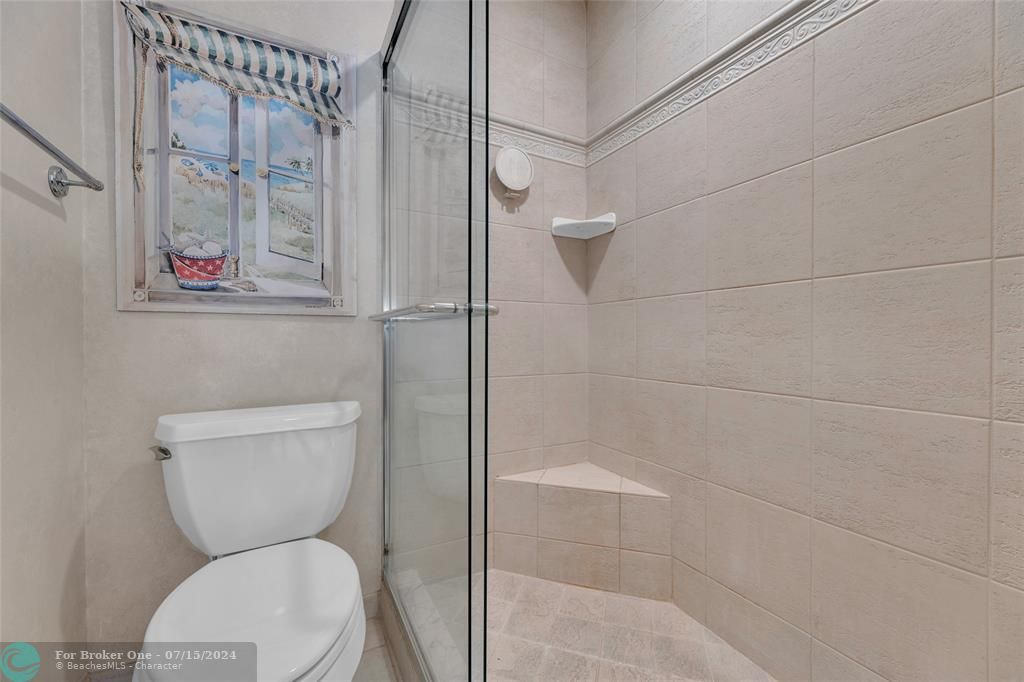 待售: $395,000 (1 贝兹, 1 浴室, 850 平方英尺)