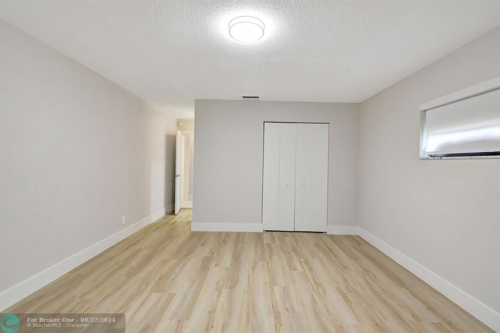 For Sale: $359,900 (2 beds, 2 baths, 1400 Square Feet)