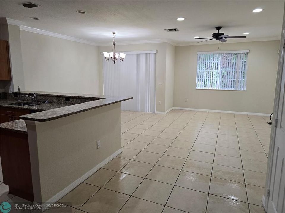 For Rent: $2,500 (3 beds, 2 baths, 1705 Square Feet)