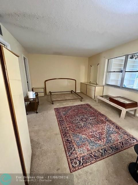 Active With Contract: $1,600 (1 beds, 1 baths, 1122 Square Feet)