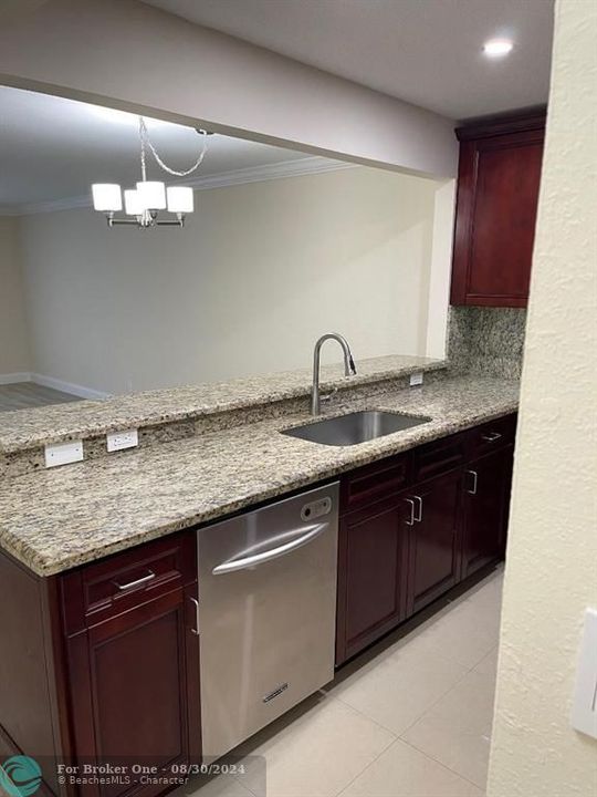 For Rent: $2,500 (2 beds, 2 baths, 1280 Square Feet)