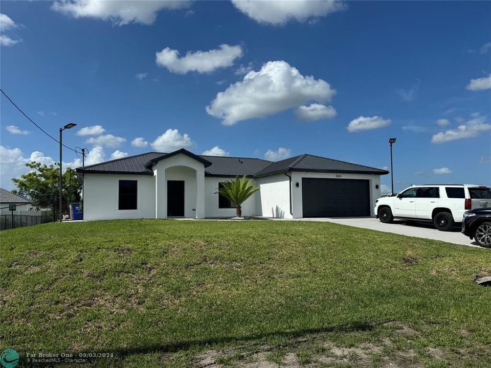 For Sale: $475,000 (3 beds, 2 baths, 1213 Square Feet)