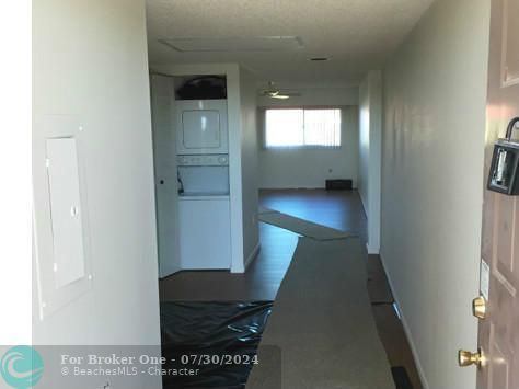 For Rent: $1,600 (1 beds, 1 baths, 940 Square Feet)