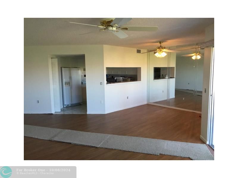 Recently Rented: $1,600 (1 beds, 1 baths, 940 Square Feet)