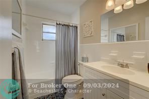 For Rent: $2,800 (2 beds, 2 baths, 853 Square Feet)