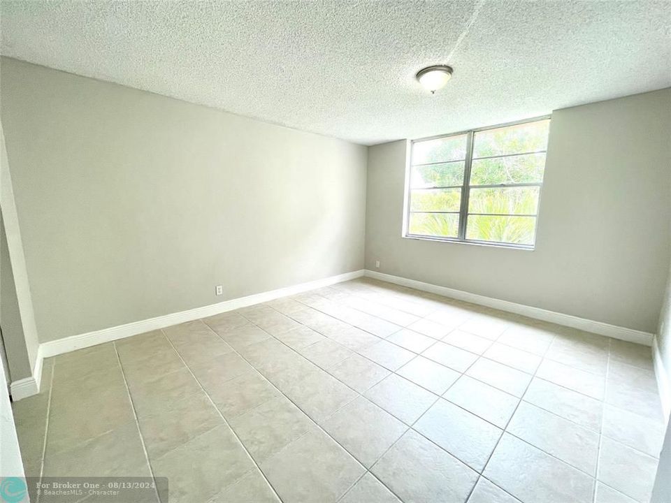 For Sale: $118,000 (2 beds, 2 baths, 960 Square Feet)