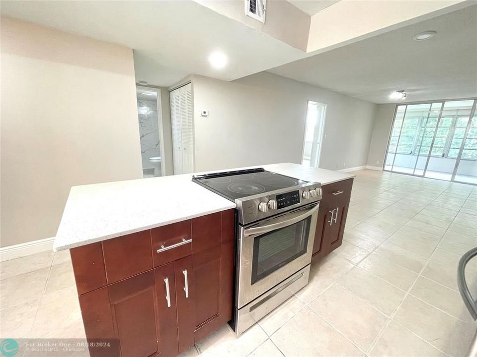 For Sale: $118,000 (2 beds, 2 baths, 960 Square Feet)