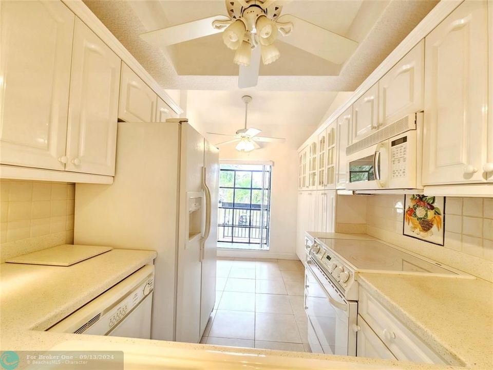 For Sale: $240,000 (1 beds, 2 baths, 1150 Square Feet)