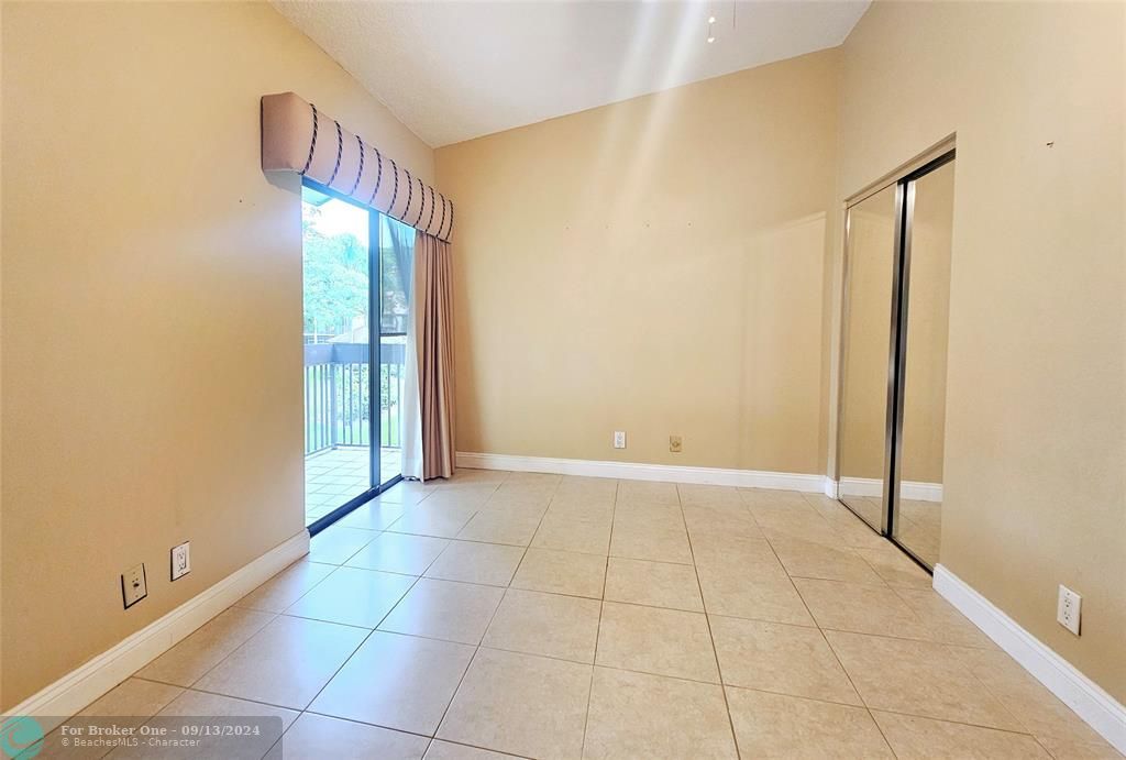 For Sale: $240,000 (1 beds, 2 baths, 1150 Square Feet)