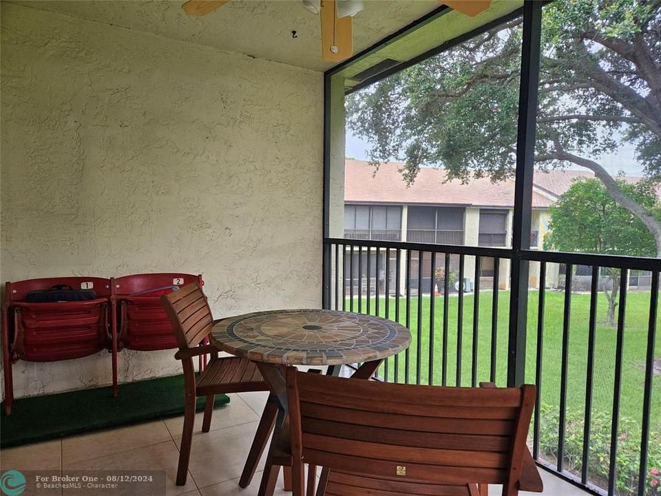 For Sale: $240,000 (1 beds, 2 baths, 1150 Square Feet)