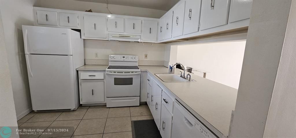For Rent: $1,950 (2 beds, 2 baths, 1080 Square Feet)